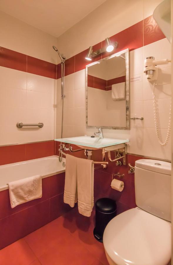 Hostal Santillan Madrid Luaran gambar